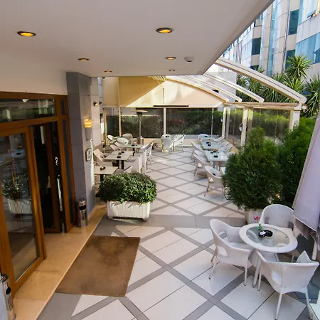 Boutique Kotoni Szálloda Tirana