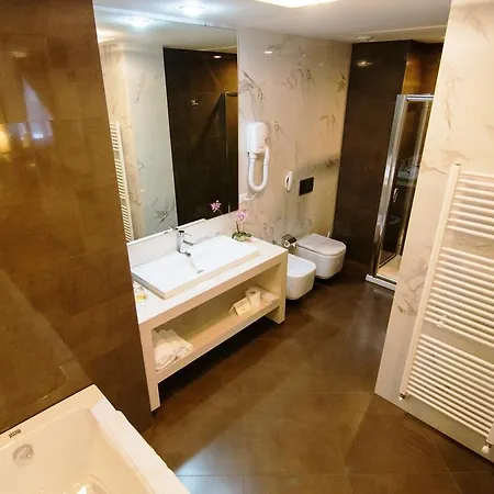 Boutique Kotoni 4*